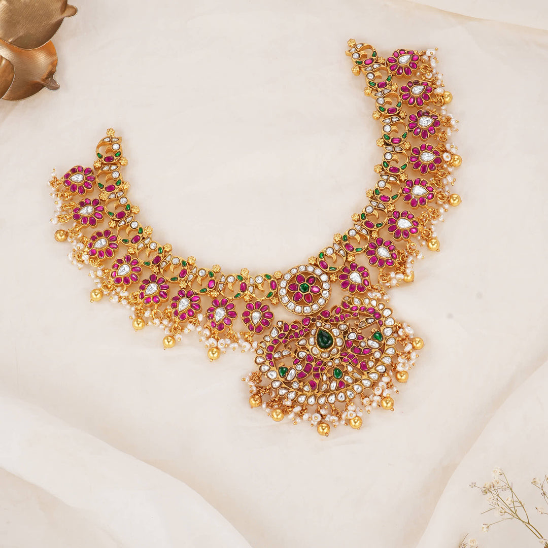 Luxurious Kundan Short Necklace
