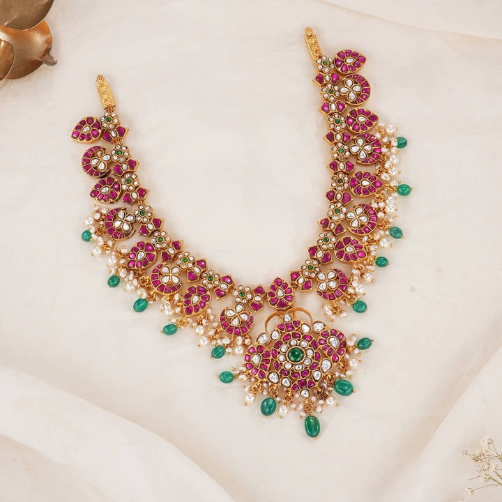 Admirable Kundan Short Necklace