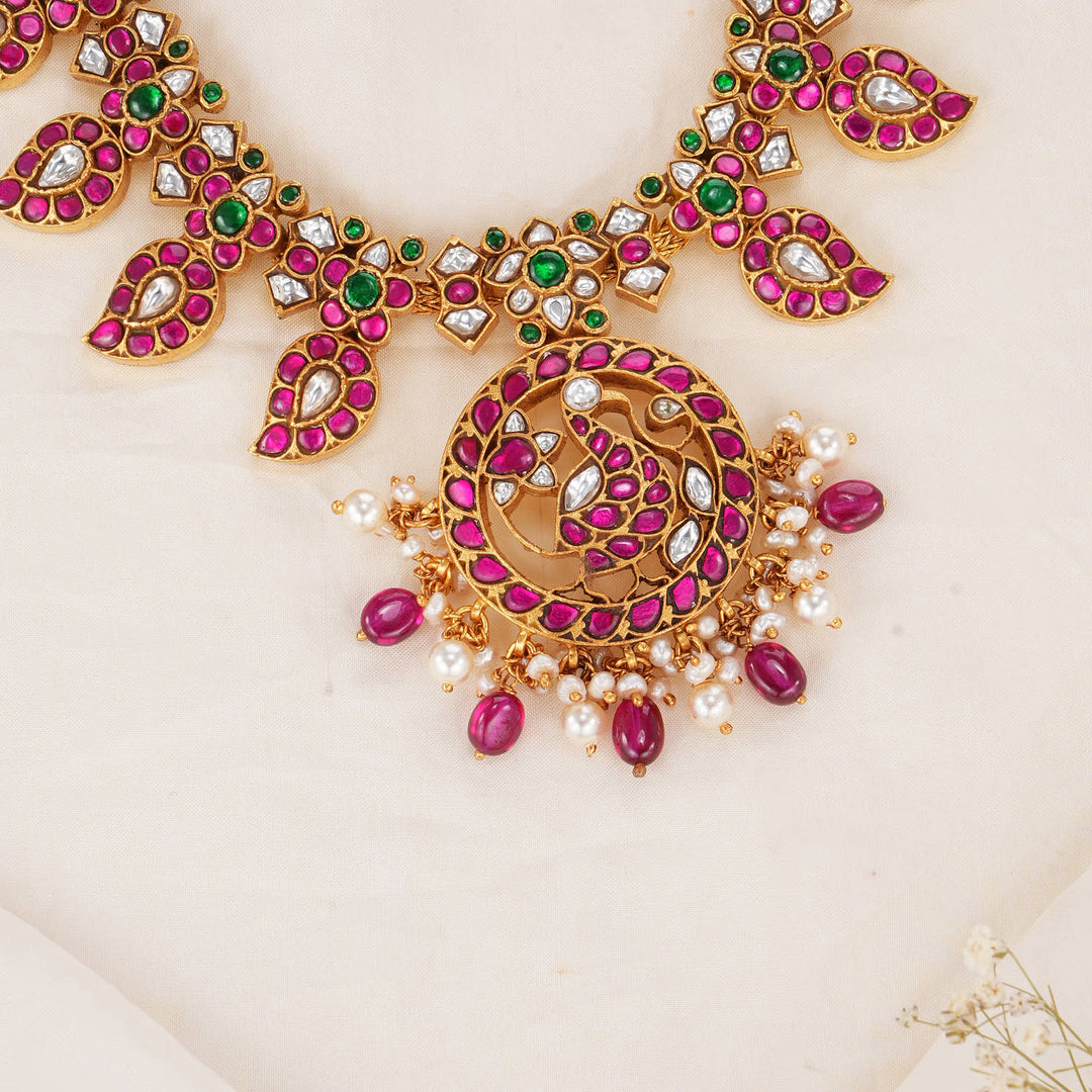 Dazzle Kundan Short Necklace