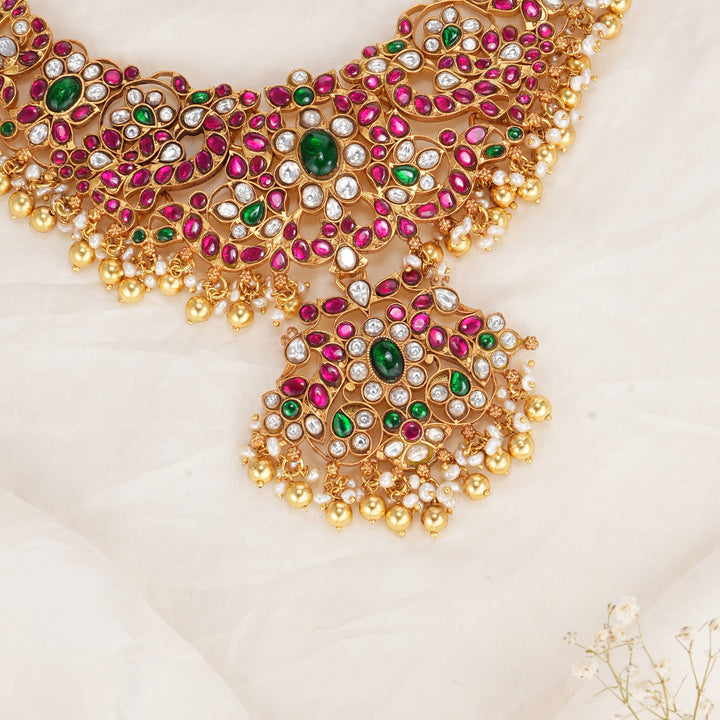 Amazing Kundan Short Necklace
