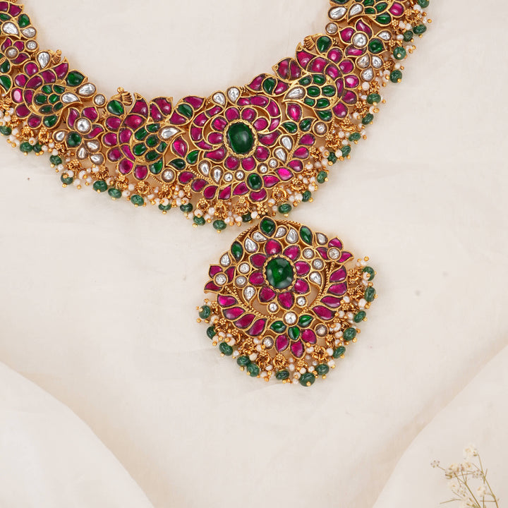 Tanirikaa Kundan Short Necklace