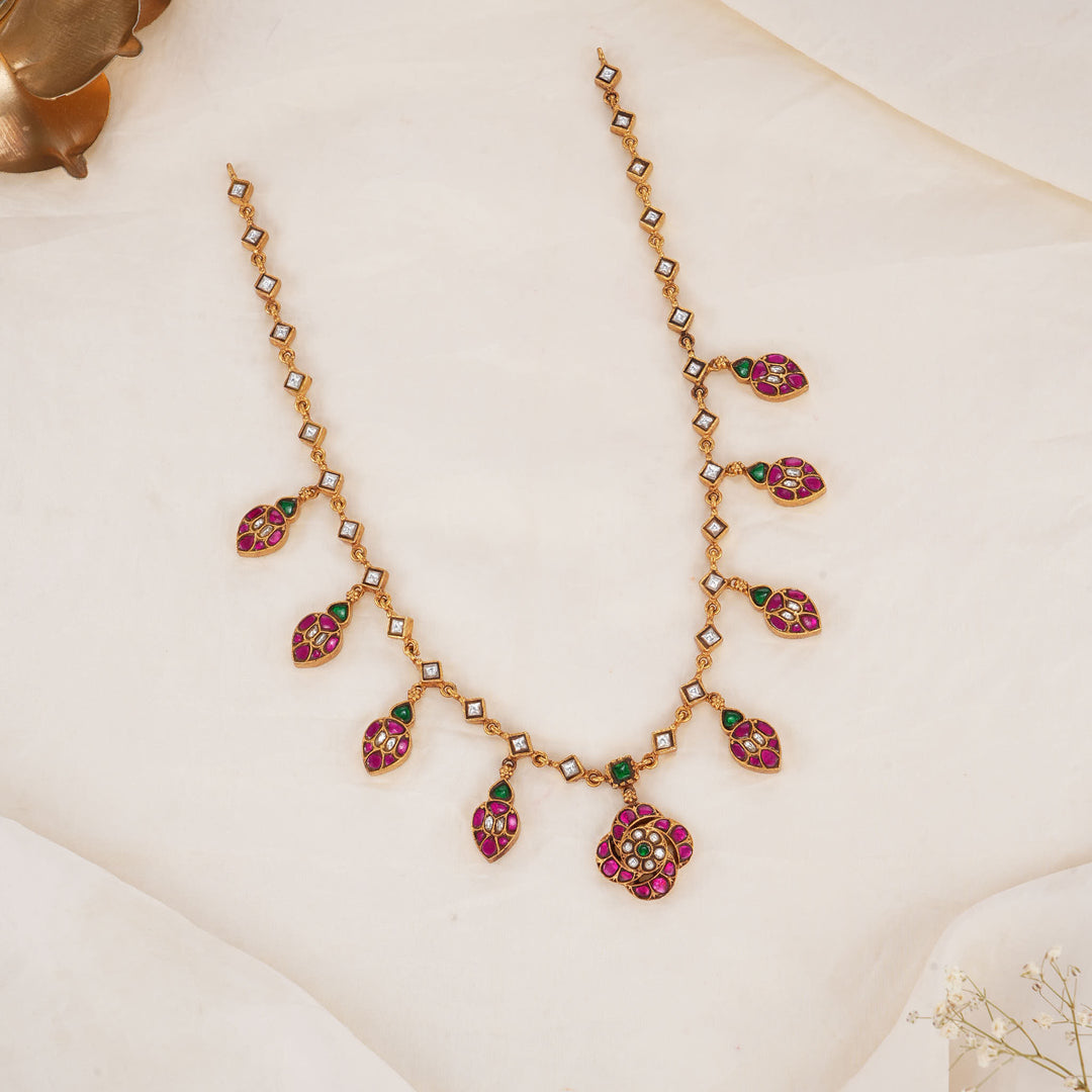 Gorgeous Kundan Short Necklace