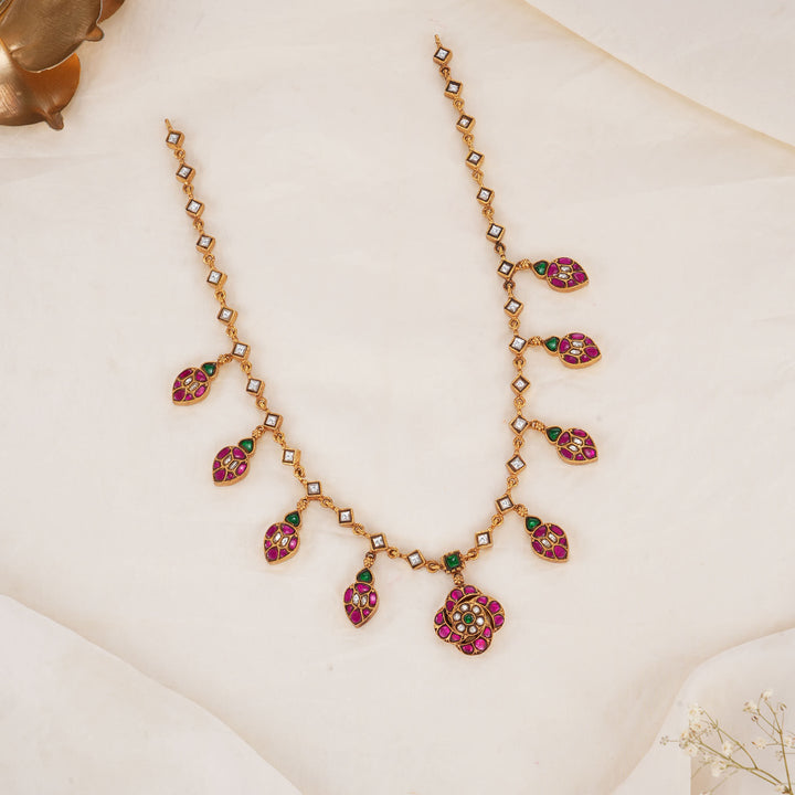 Gorgeous Kundan Short Necklace