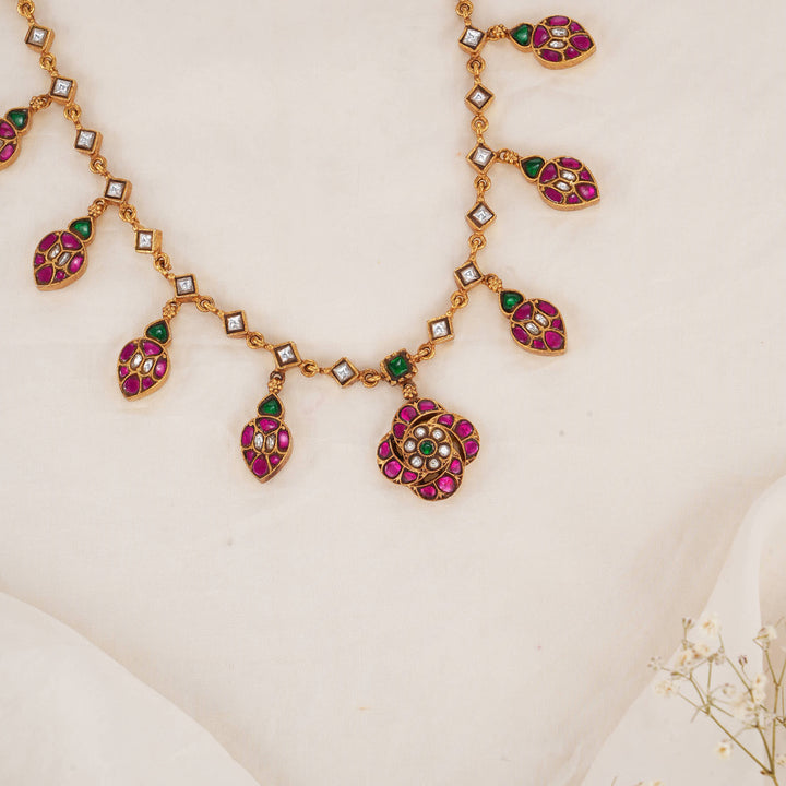 Gorgeous Kundan Short Necklace