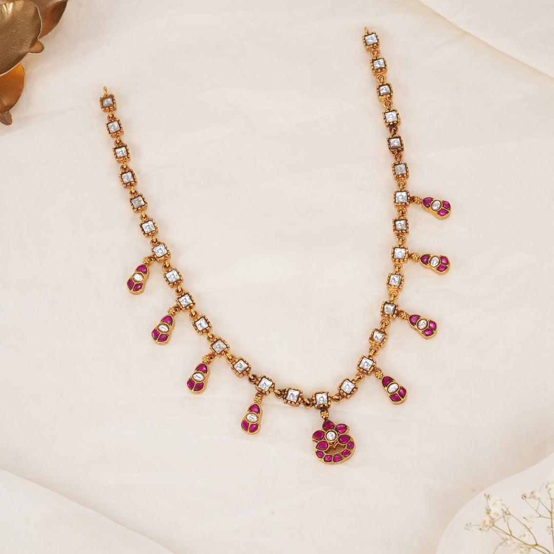 Shresta Kundan Short Necklace