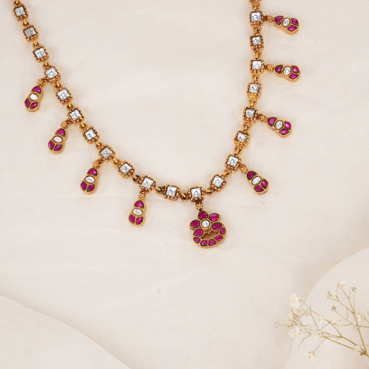 Shresta Kundan Short Necklace