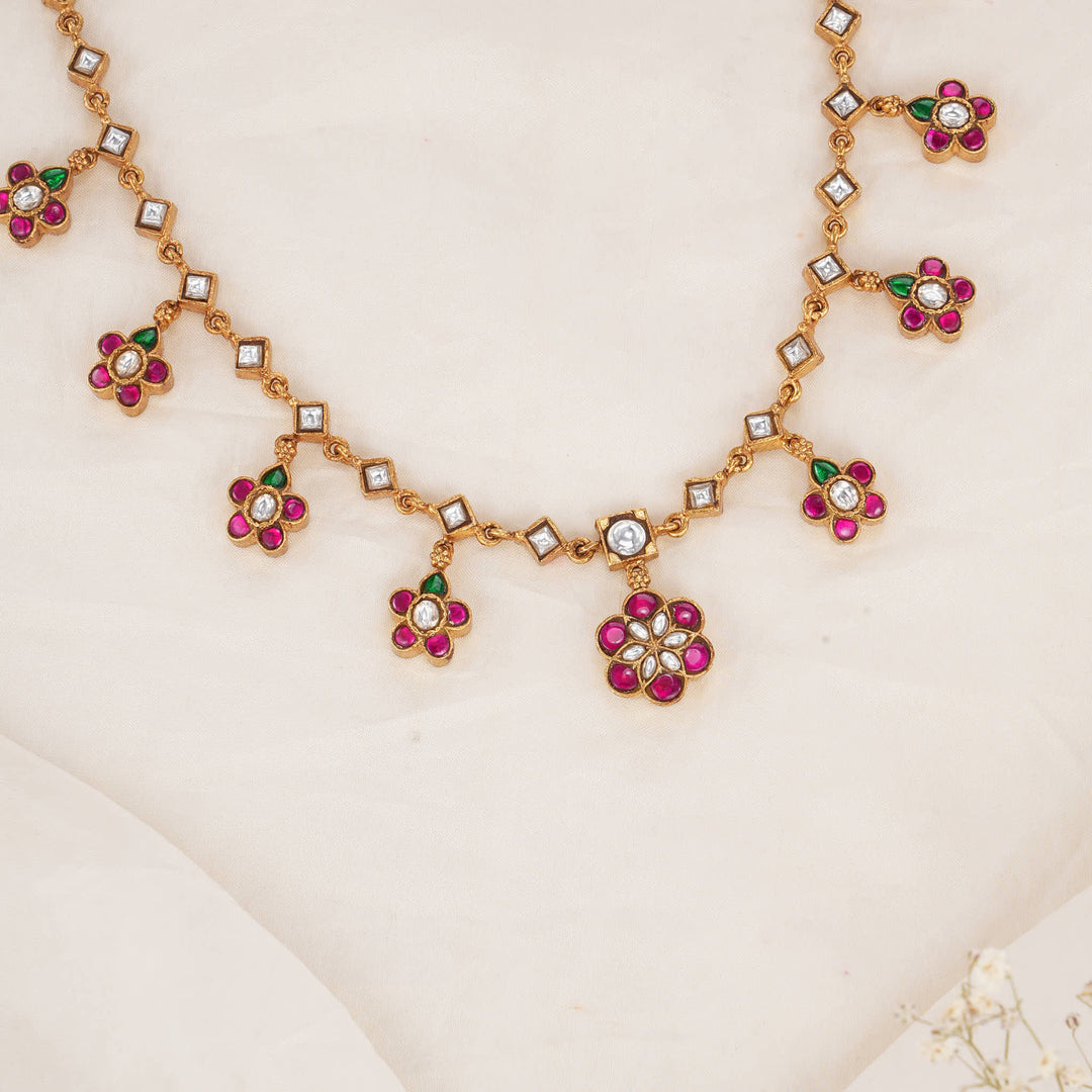 Dazzling Kundan Short Necklace