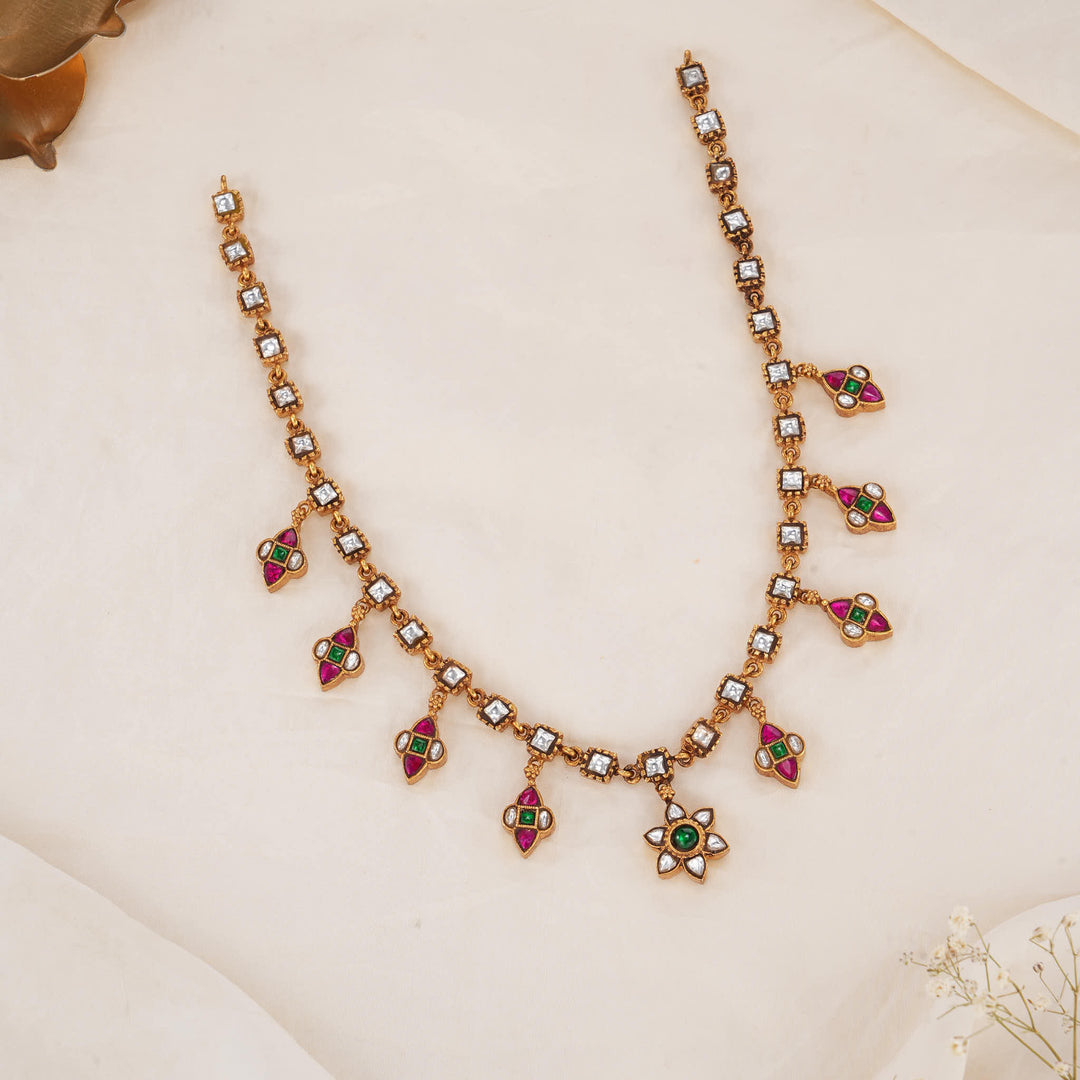 Shinning Kundan Short Necklace