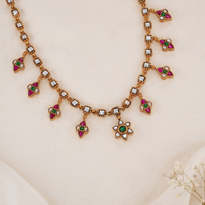 Shinning Kundan Short Necklace