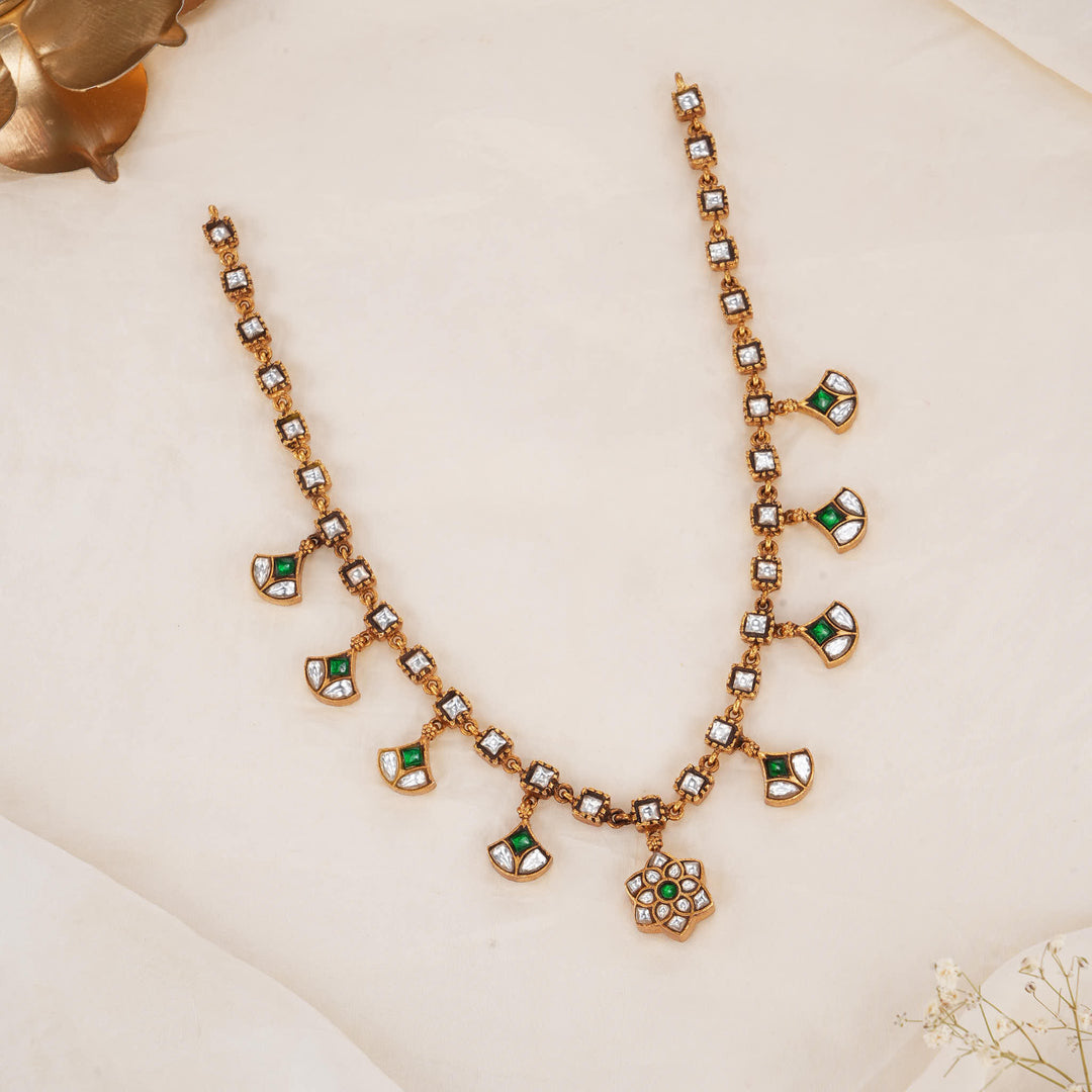 Charming Kundan Short Necklace