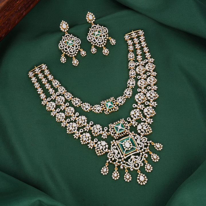Luxurious Diamond Design Necklace Set
