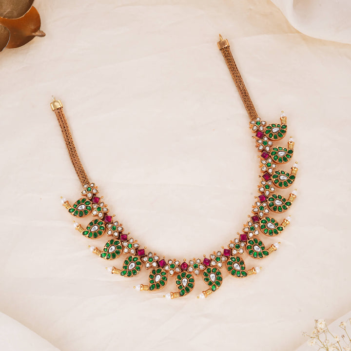 Alaira Kundan Short Necklace