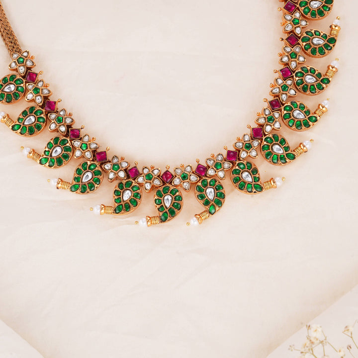 Alaira Kundan Short Necklace
