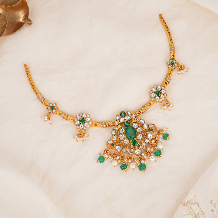 Kenisha Kundan Short Necklace