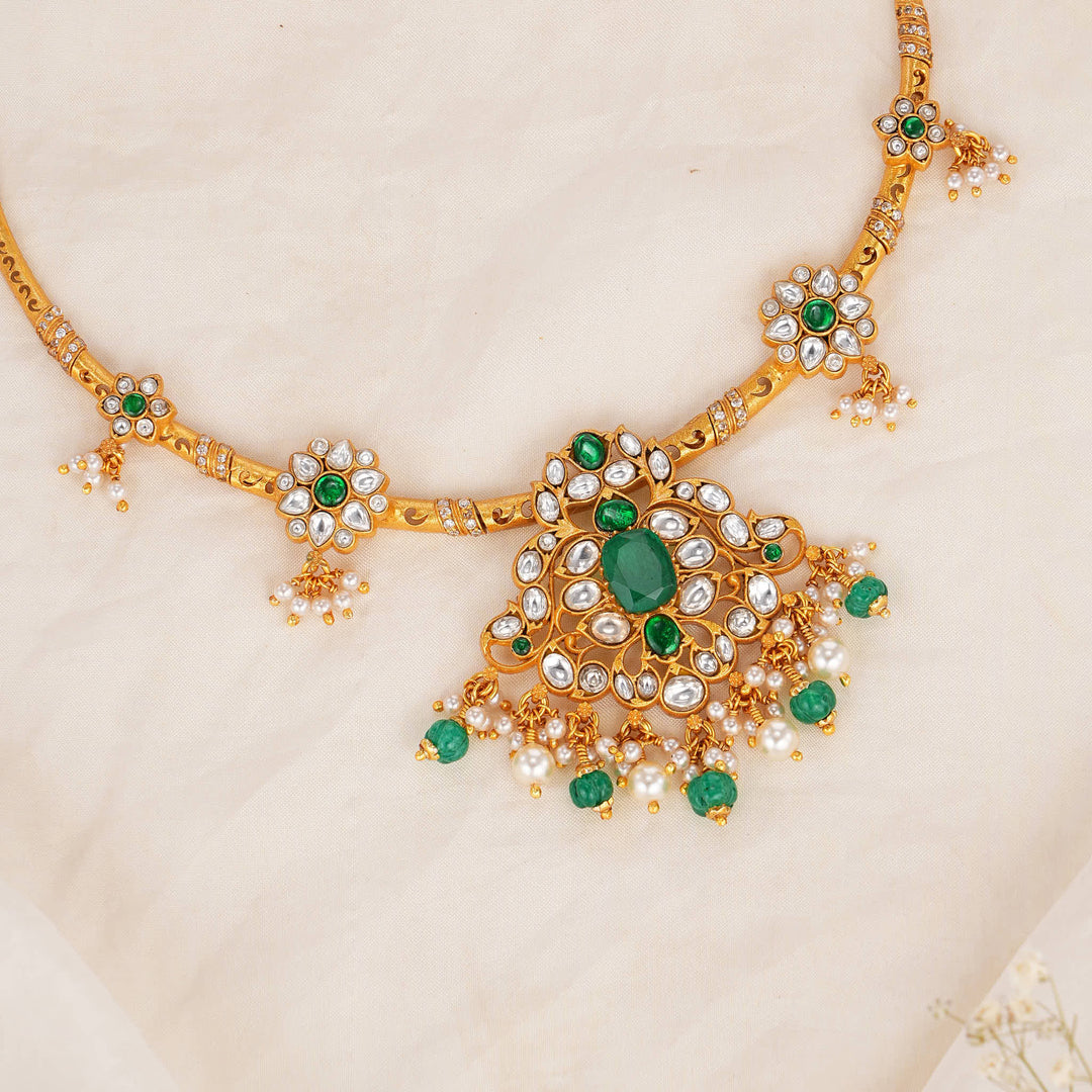 Kenisha Kundan Short Necklace