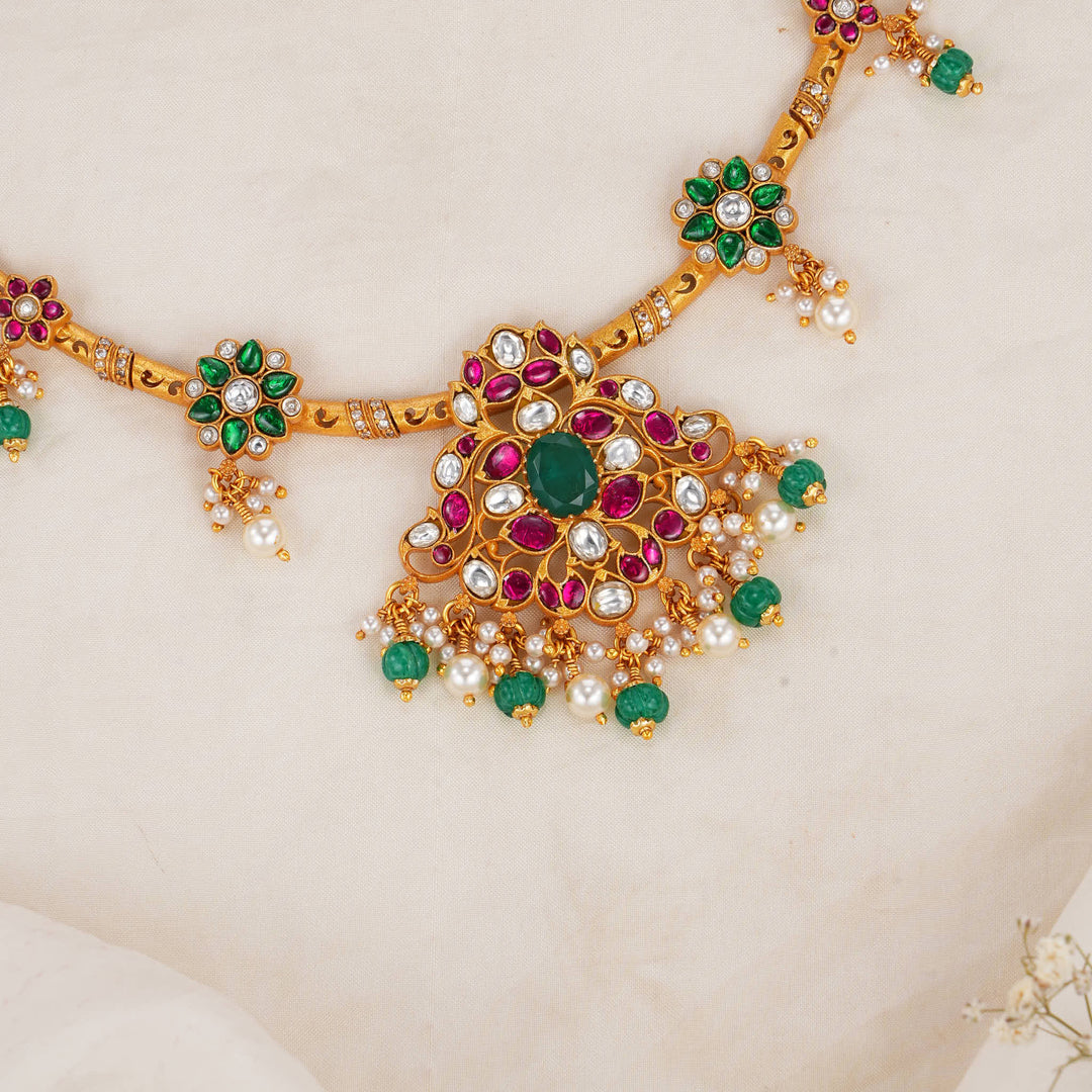 Pranishtha Kundan Short Necklace