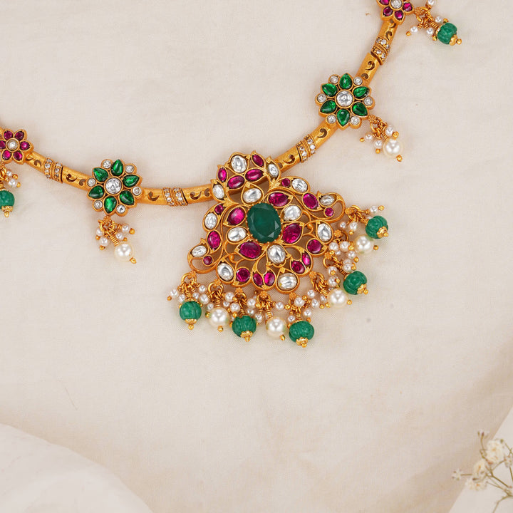 Pranishtha Kundan Short Necklace