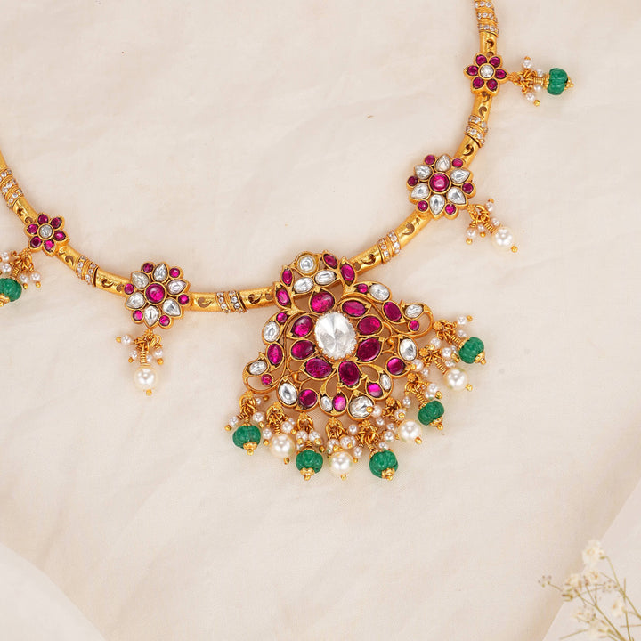 Unisha Kundan Short Necklace