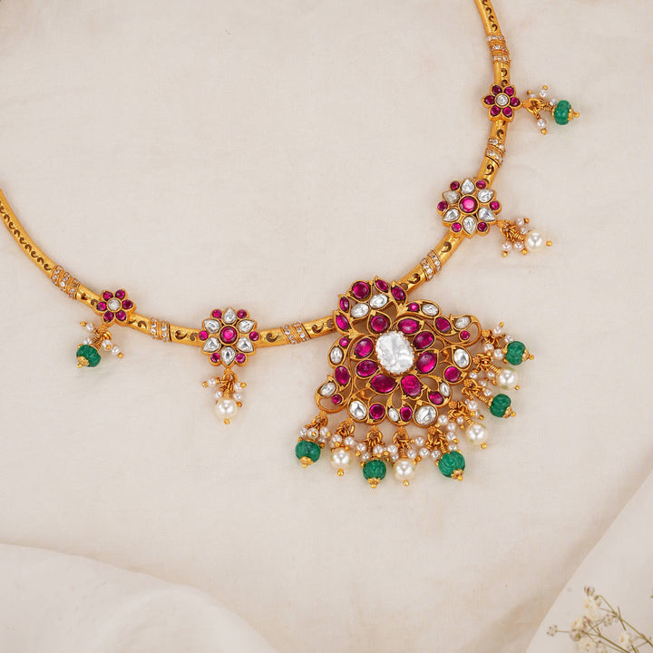 Unisha Kundan Short Necklace