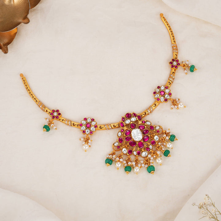 Unisha Kundan Short Necklace