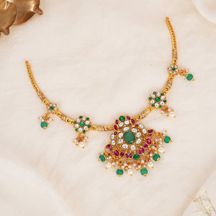 Ashikha Kundan Short Necklace