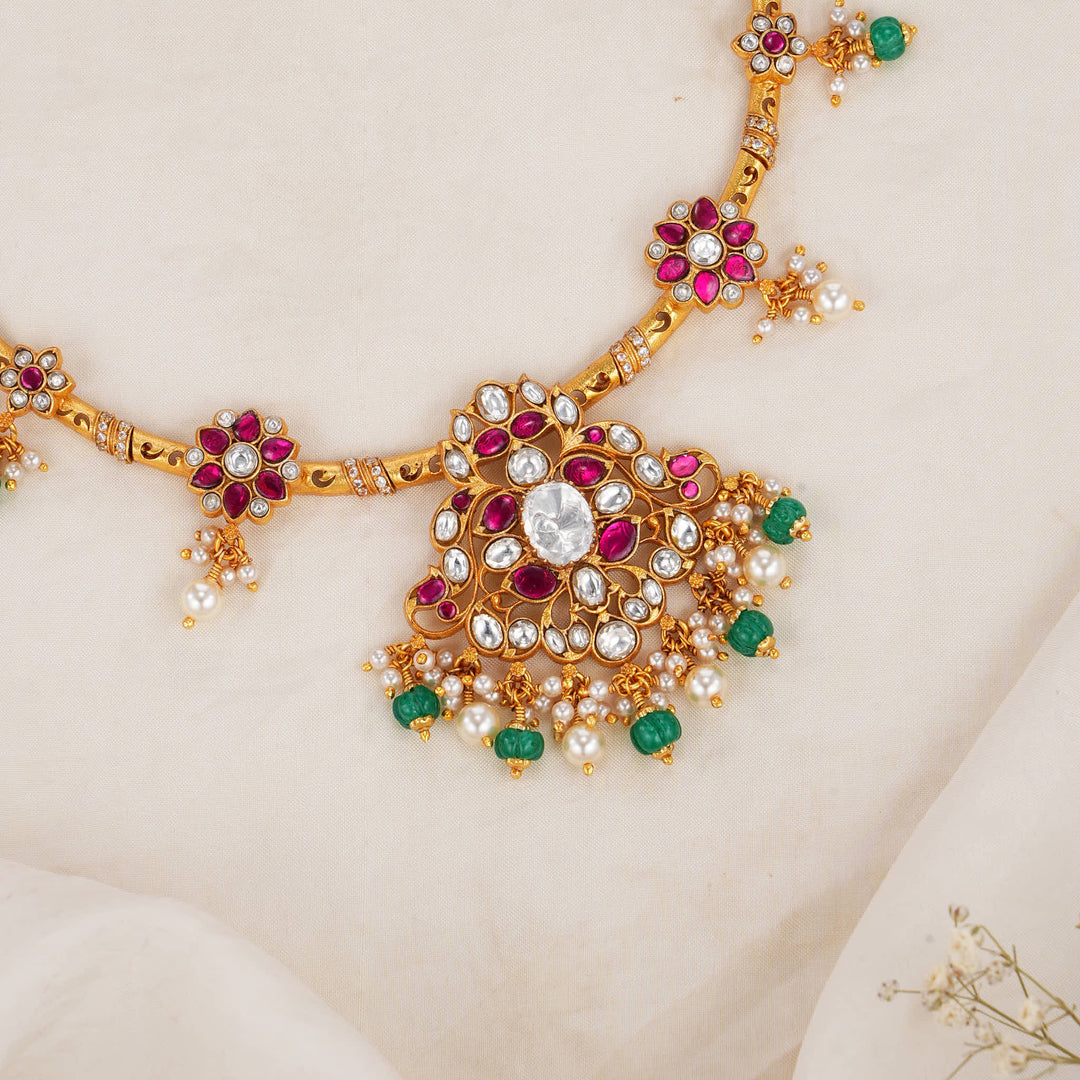 Yashi Kundan Short Necklace