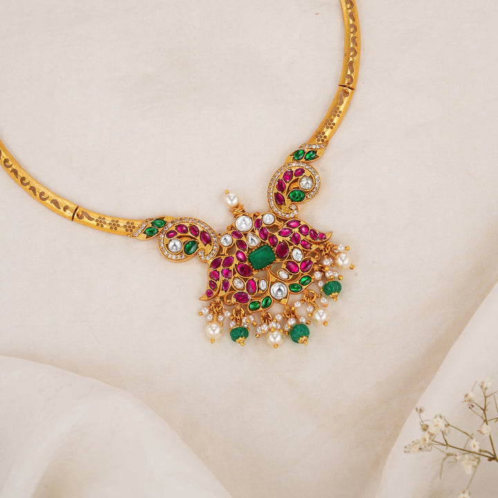 Aaradhya Kundan Short Necklace