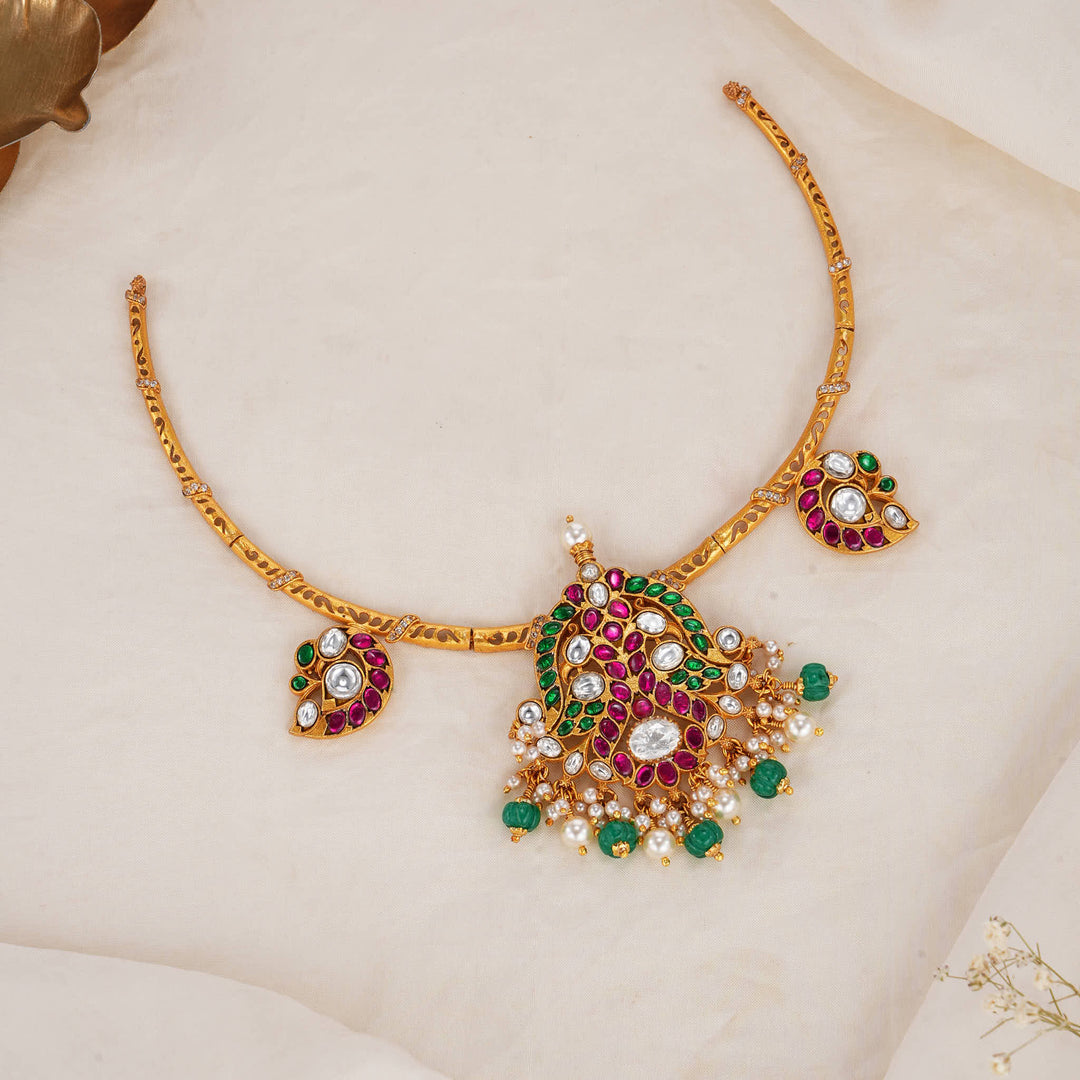 Aarvika Kundan Short Necklace