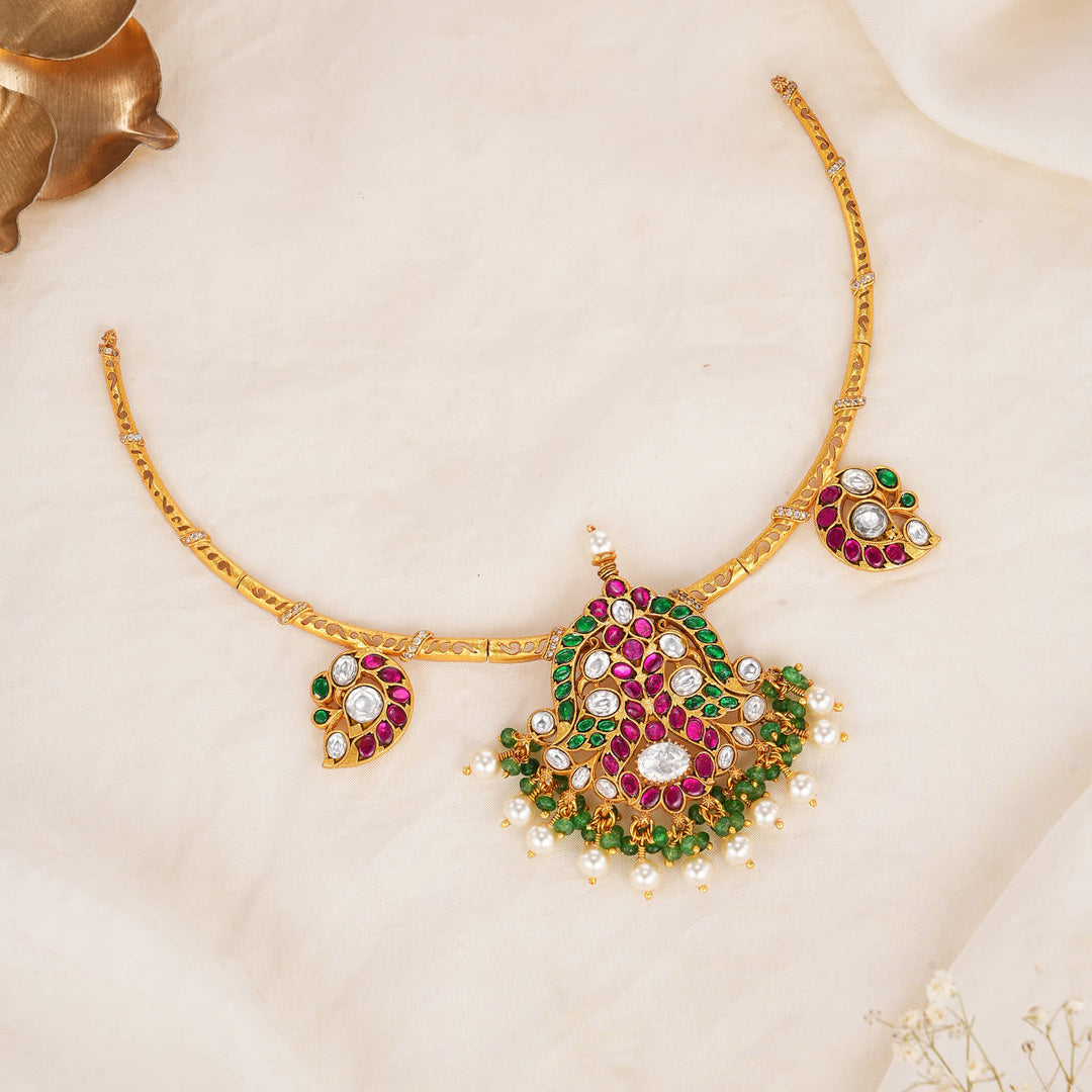 Shinning Kundan Short Necklace