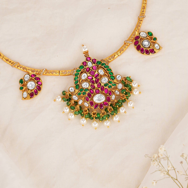 Shinning Kundan Short Necklace