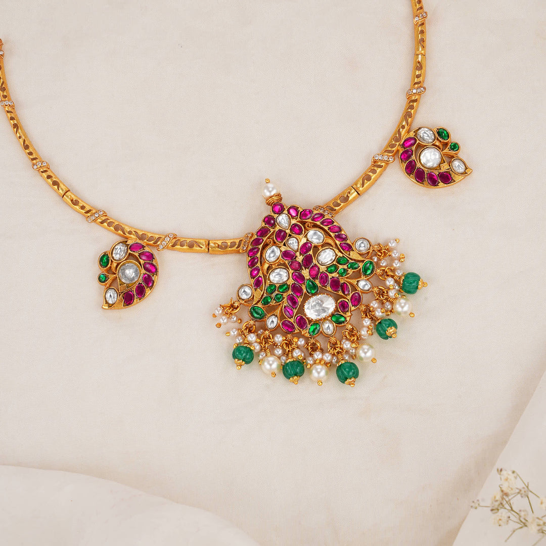 Samyukta Kundan Short Necklace