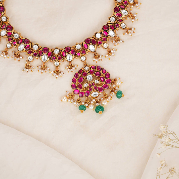 Vedhikaa Kundan Short Necklace