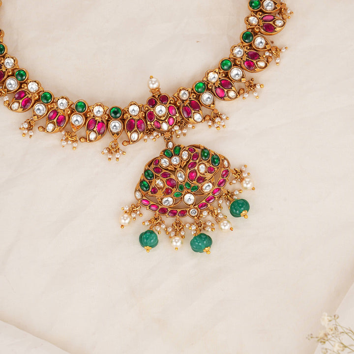 Prathiska Kundan Short Necklace