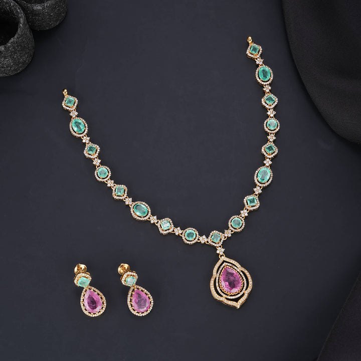 Yalisha Victorian Short Necklace Set