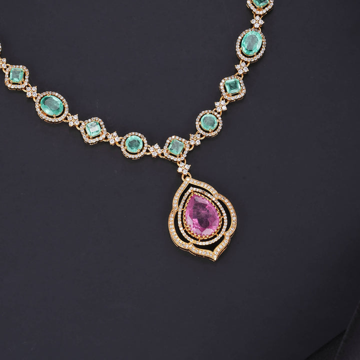 Yalisha Victorian Short Necklace Set