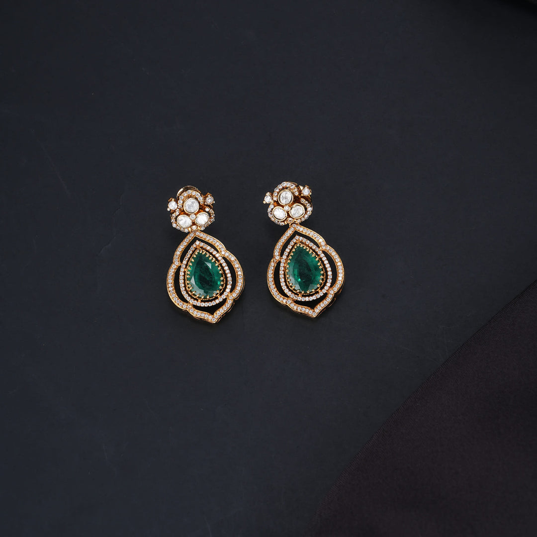 Trendy Glow Victorian Short Necklace Set