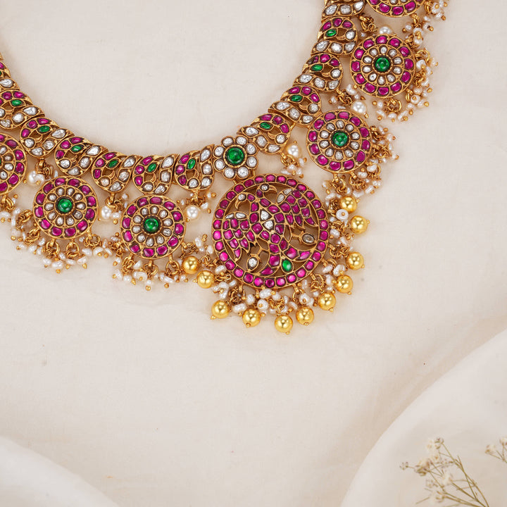Vithisha Kundan Short Necklace