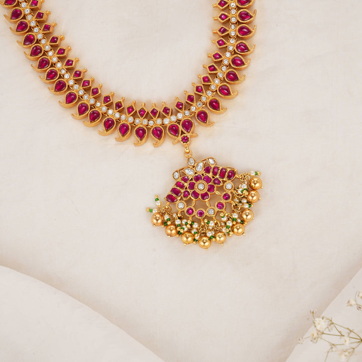 Vikshitha Reversible Kundan Short Necklace