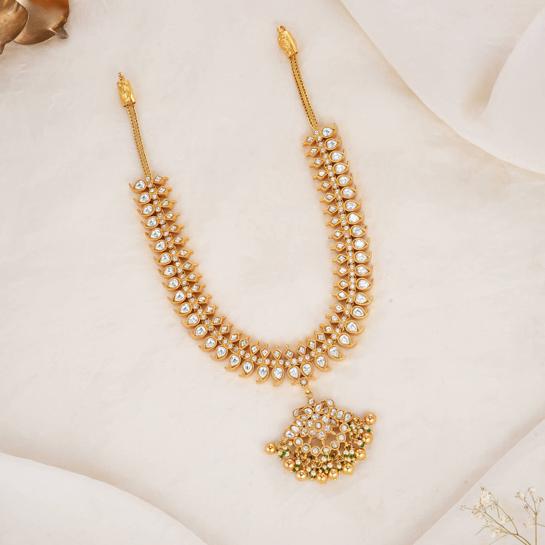 Vikshitha Reversible Kundan Short Necklace