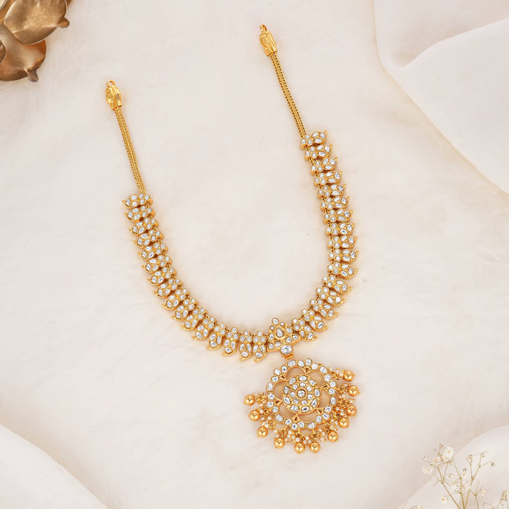 Niarikaa Reversible Kundan Short Necklace