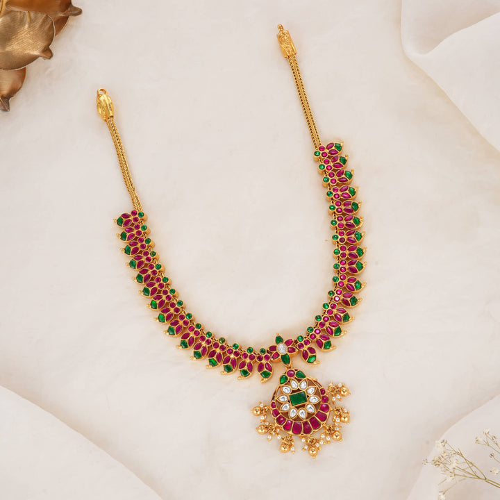 Esnikaa Reversible Kundan Short Necklace