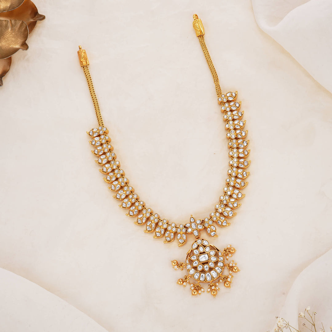 Esnikaa Reversible Kundan Short Necklace