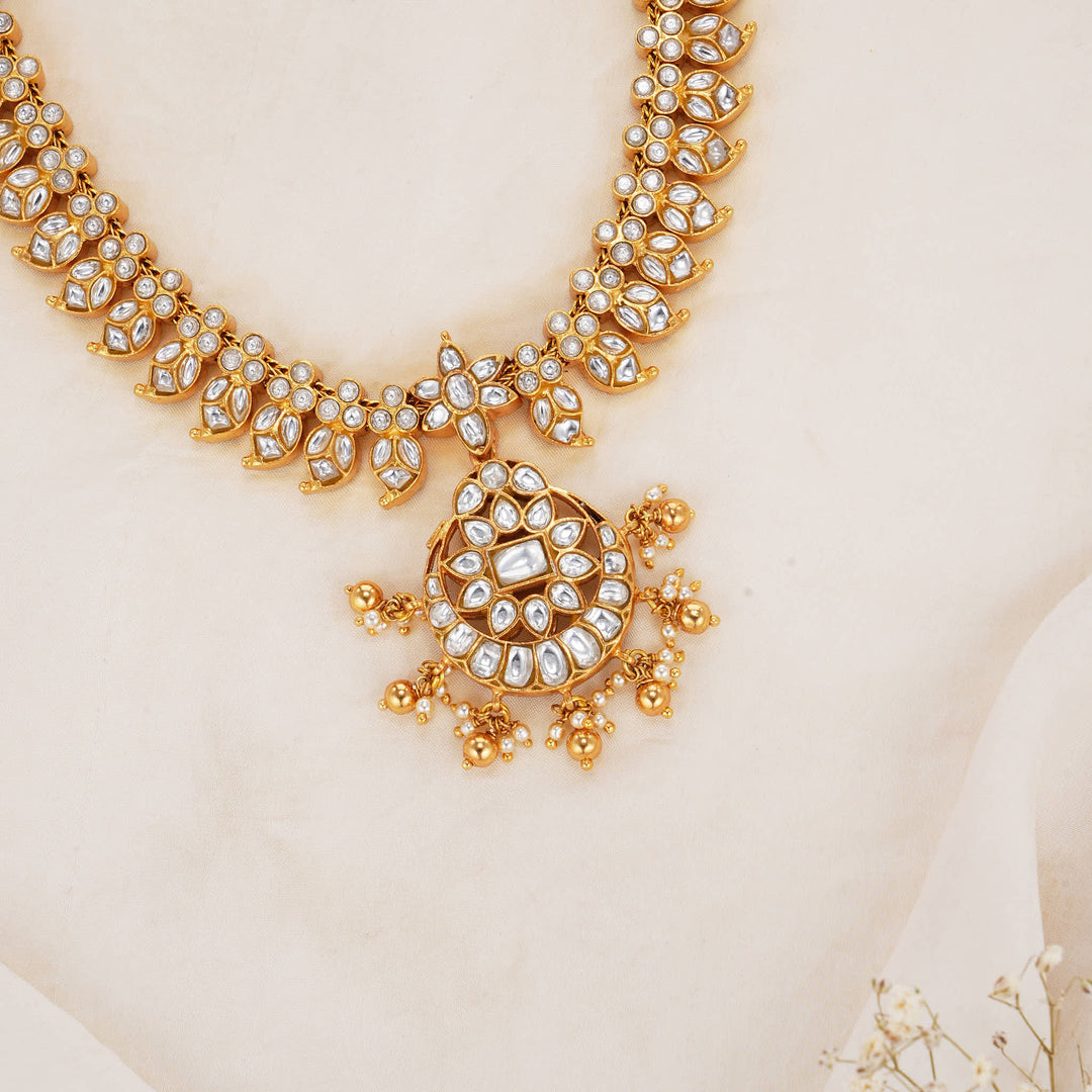 Esnikaa Reversible Kundan Short Necklace