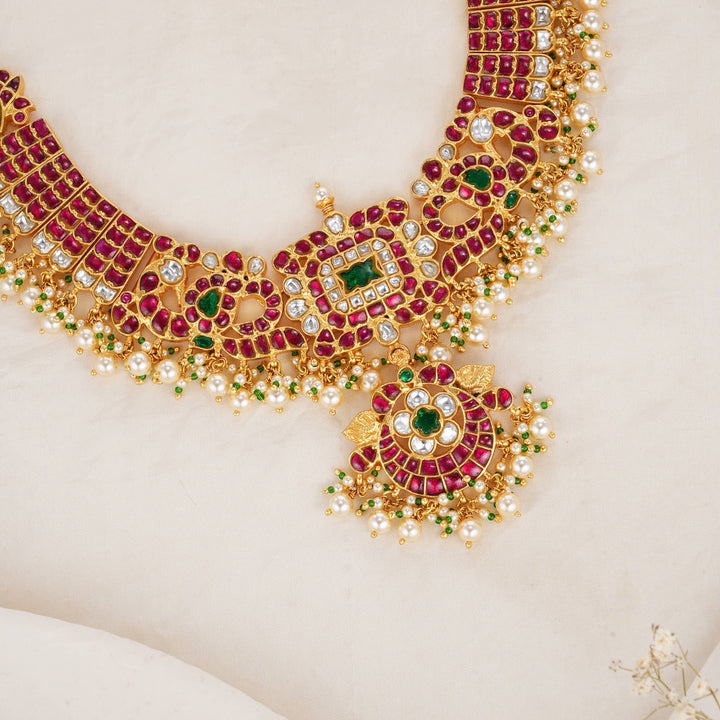 Nikitha Kundan Short Necklace