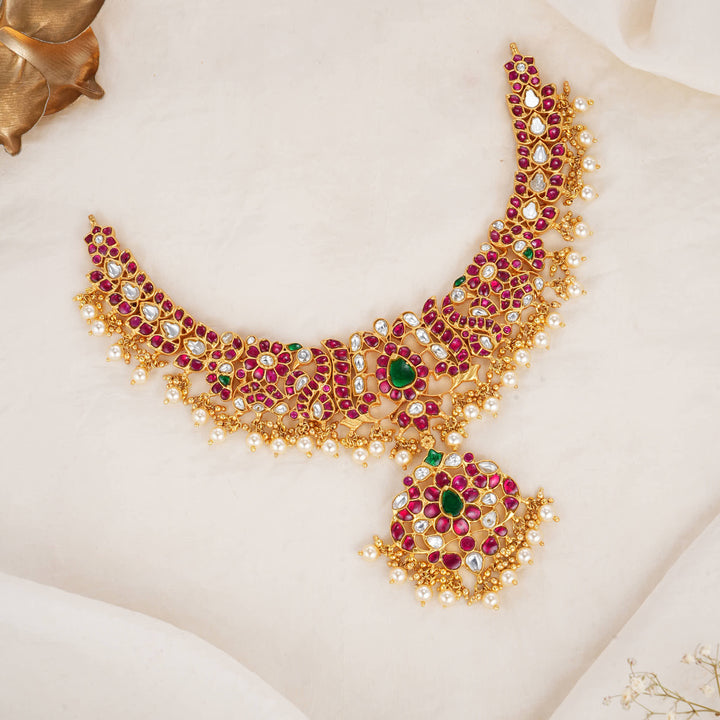 Charming Kundan Short Necklace