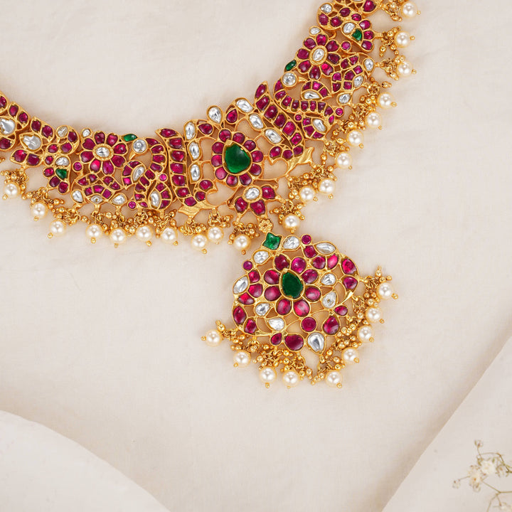 Charming Kundan Short Necklace
