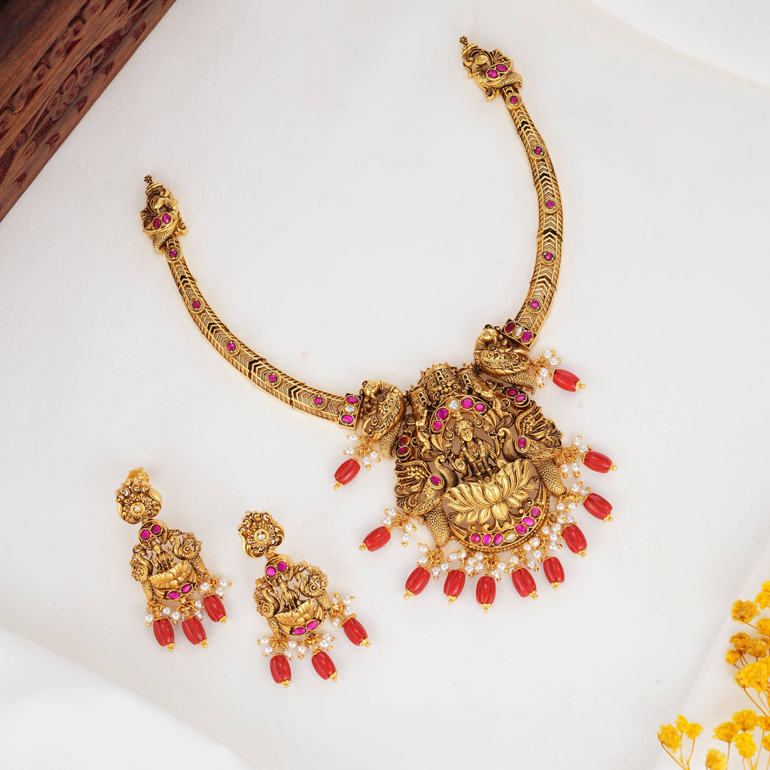 Divine 3D Spl Short Necklace Set