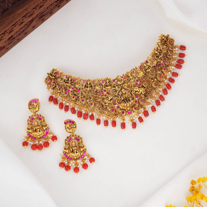 Luxurious 3D Spl Choker Necklace Set