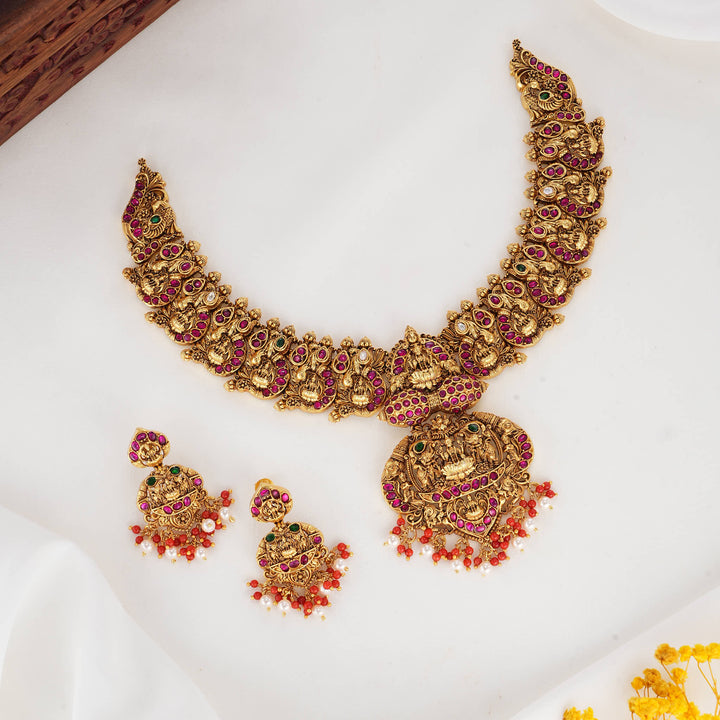 Asvikaa 3D Spl Short Necklace Set