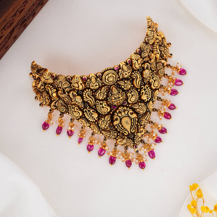 Samrindha Nagas Choker
